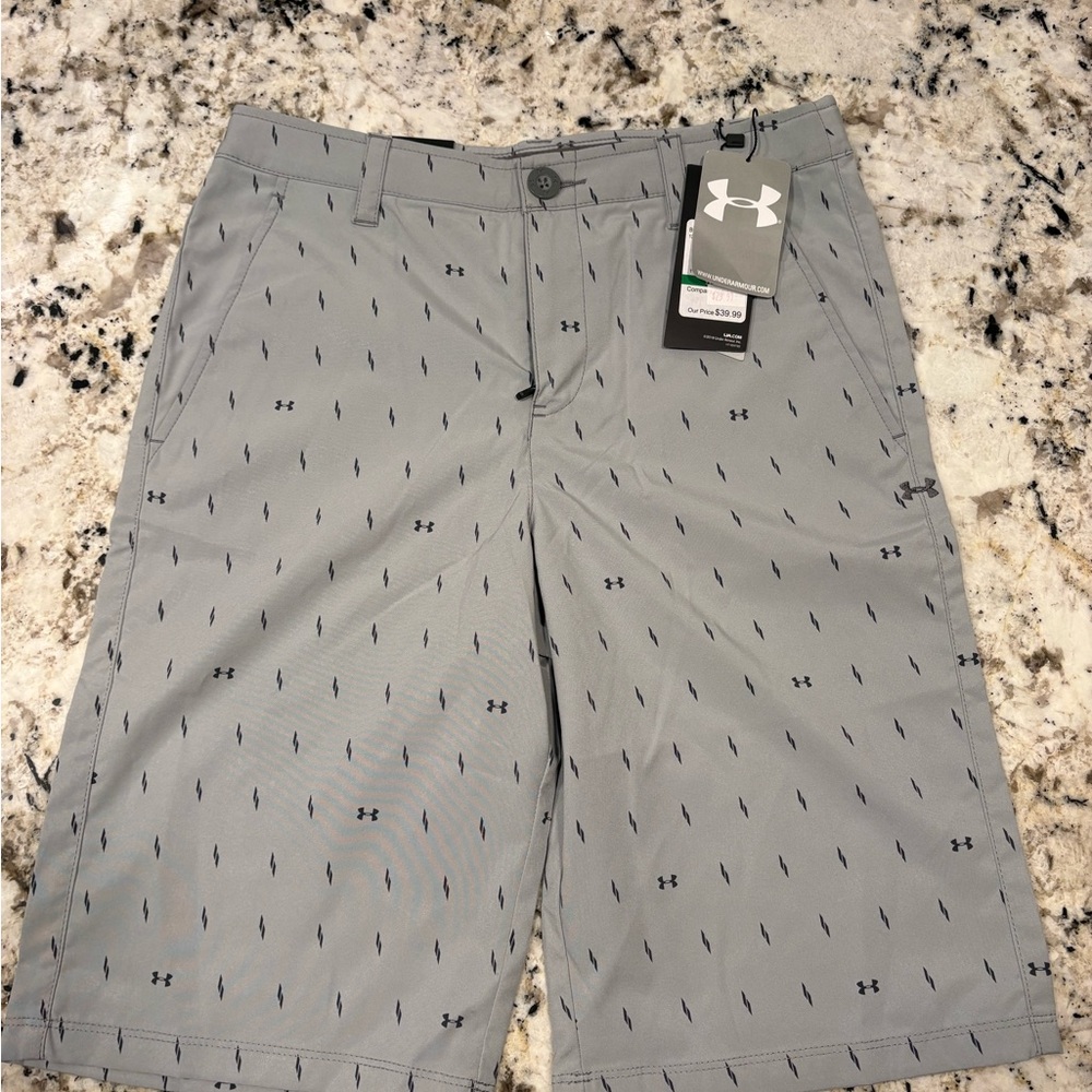 Under Armour Boys Youth Athletic Shorts in Light Gray